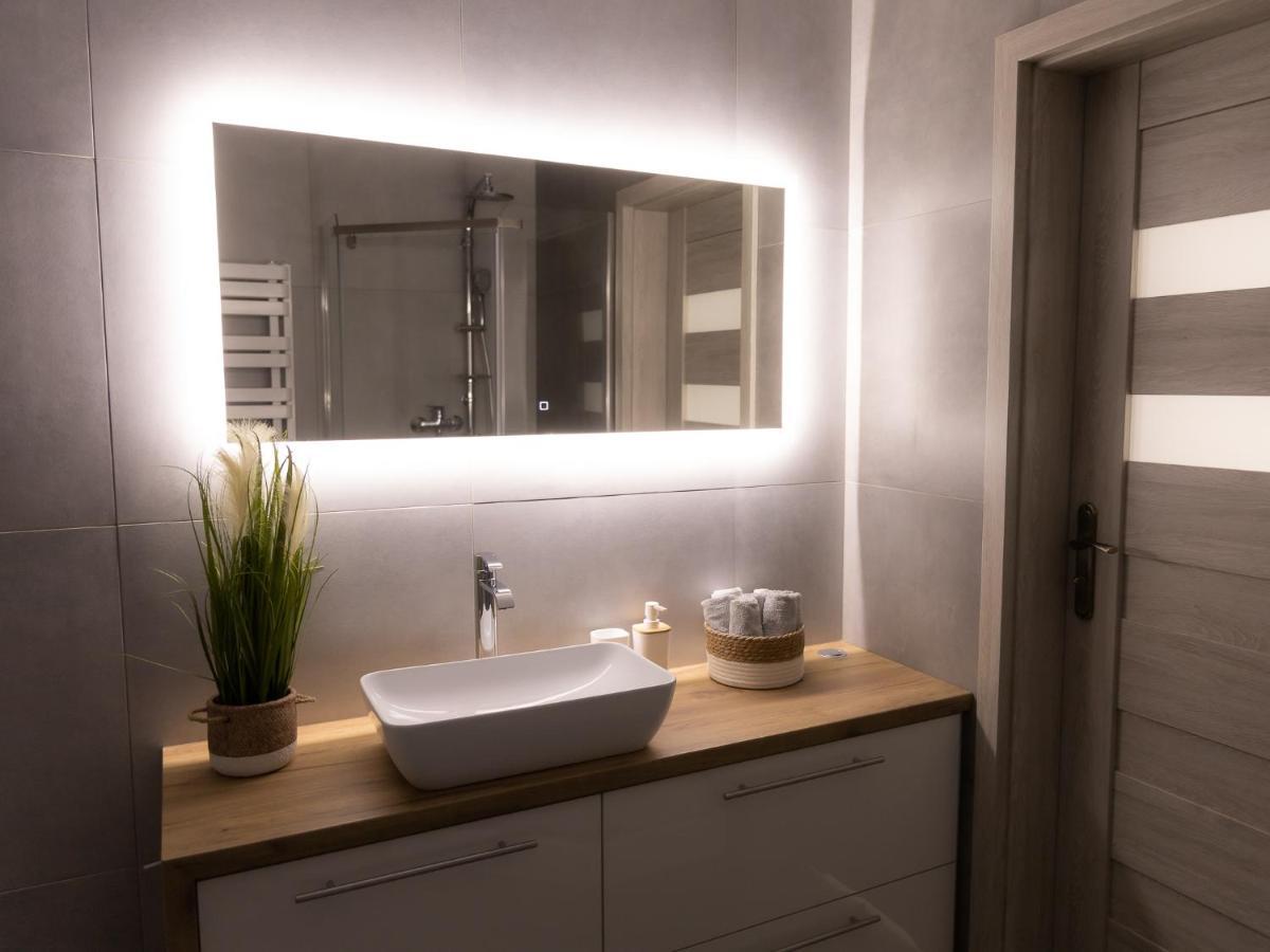 Apartament Pod Lasem Apartman Oldrzychowice Klodzkie Kültér fotó
