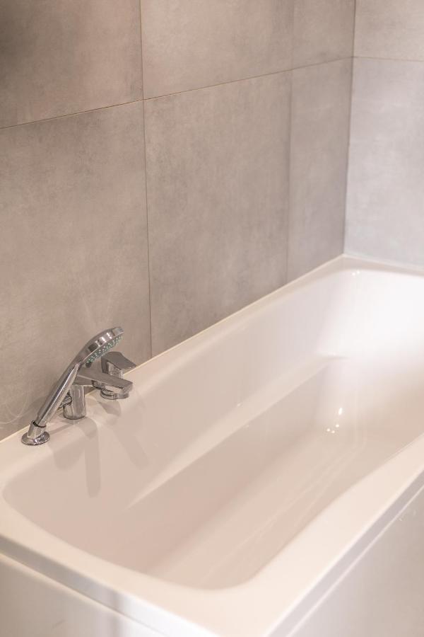 Apartament Pod Lasem Apartman Oldrzychowice Klodzkie Kültér fotó