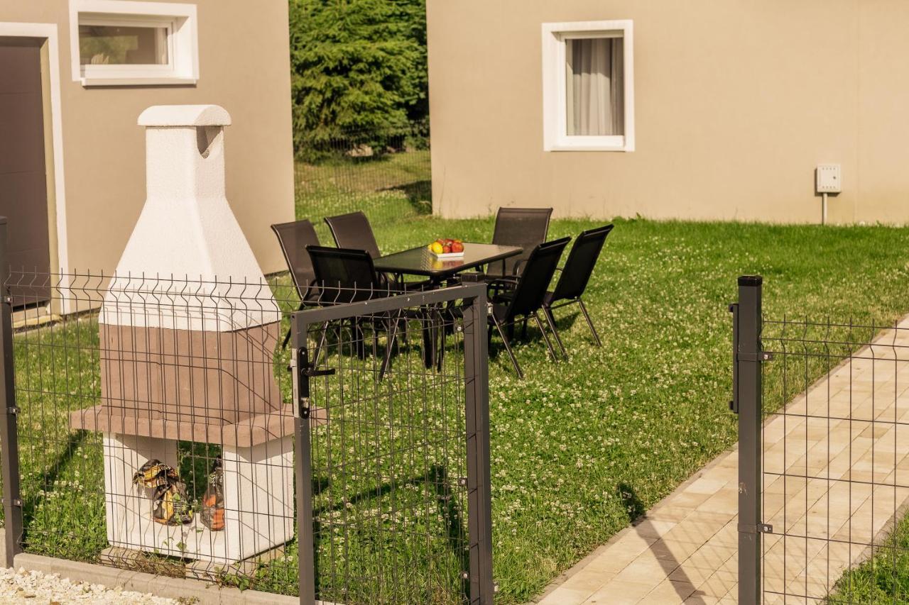 Apartament Pod Lasem Apartman Oldrzychowice Klodzkie Kültér fotó